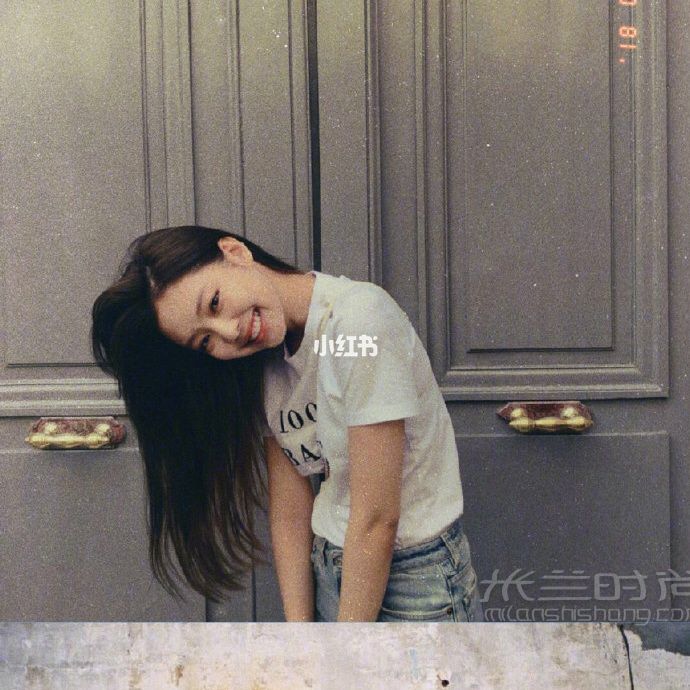 隨手保存了很多金珍妮 jennie私服的圖片 人間香奈兒_8