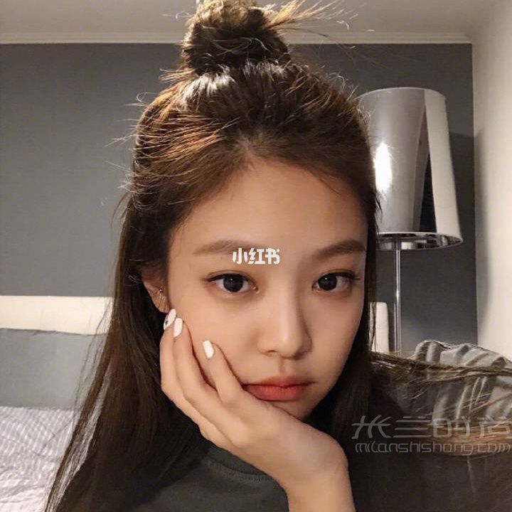 隨手保存了很多金珍妮 jennie私服的圖片 人間香奈兒_1