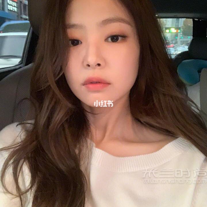 隨手保存了很多金珍妮 jennie私服的圖片 人間香奈兒_2
