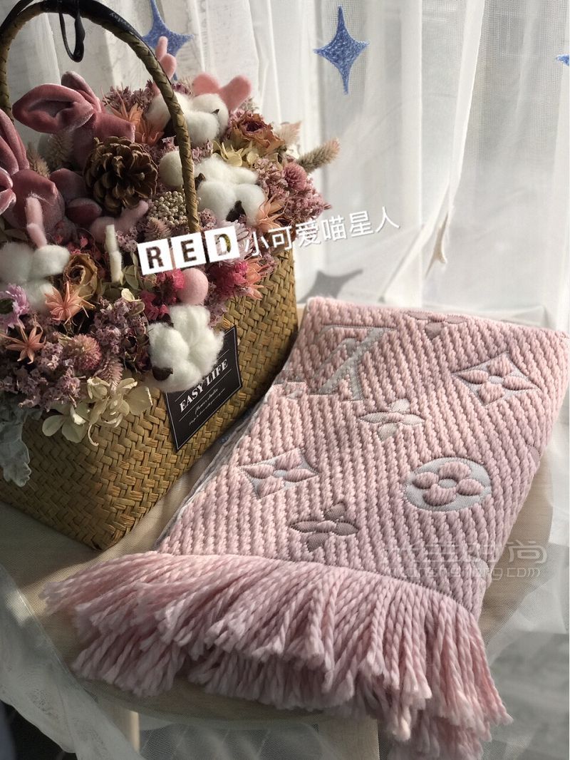 lv新色圍巾怎么買？路易威登圍巾去哪買？_4