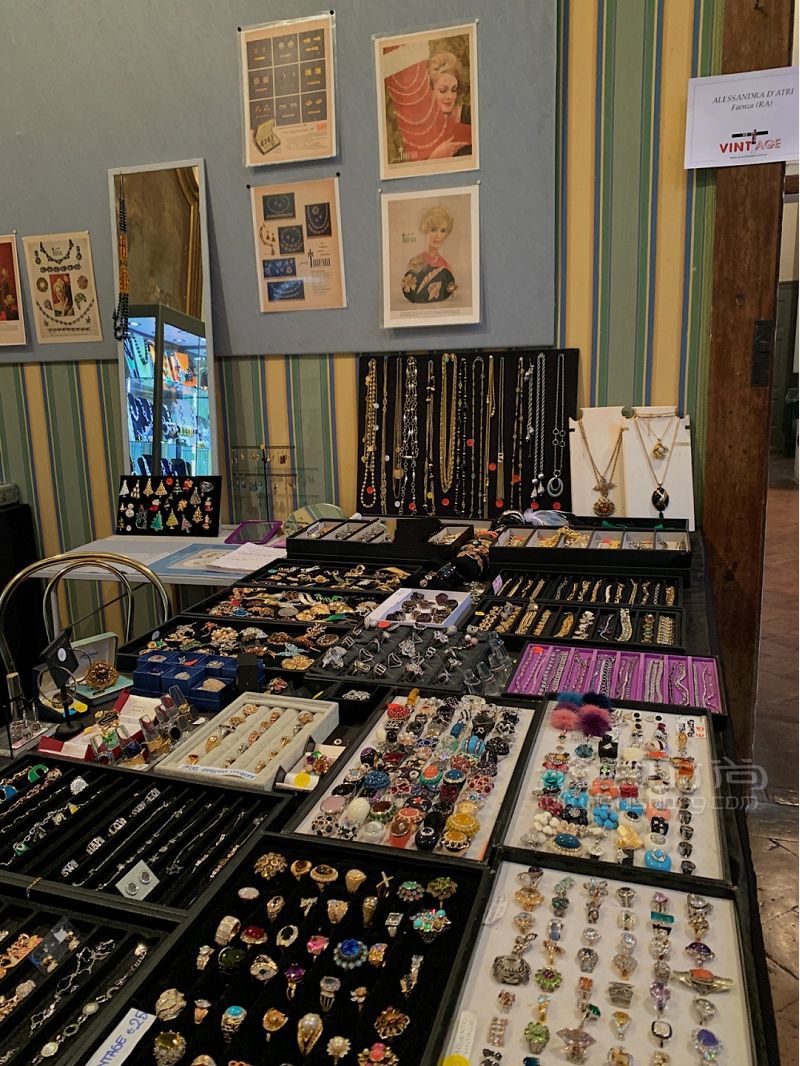 米蘭vintage中古集市 愛(ài)馬仕只要50塊！_4